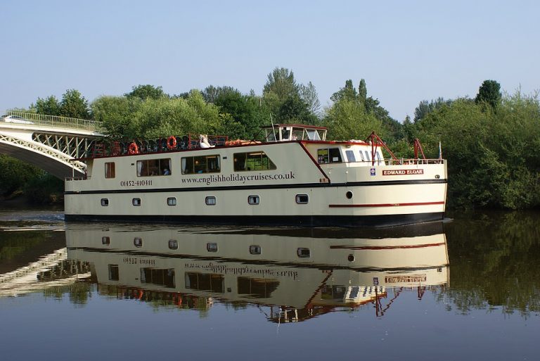 34434360 8844385 English Holiday Cruises Riverboat Has 11 Twin Cabins All Of Whic A 1 1602833919091 768x513 